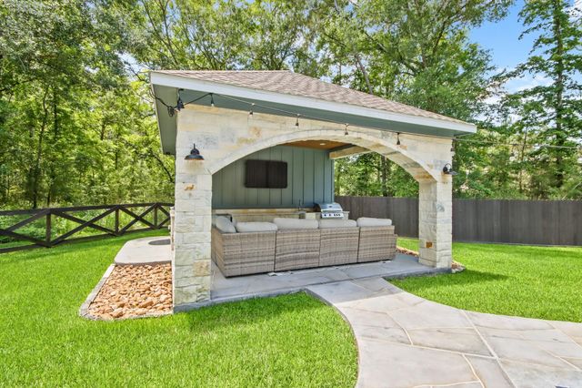 11451 Sunset Avenue, Magnolia, TX 77354
