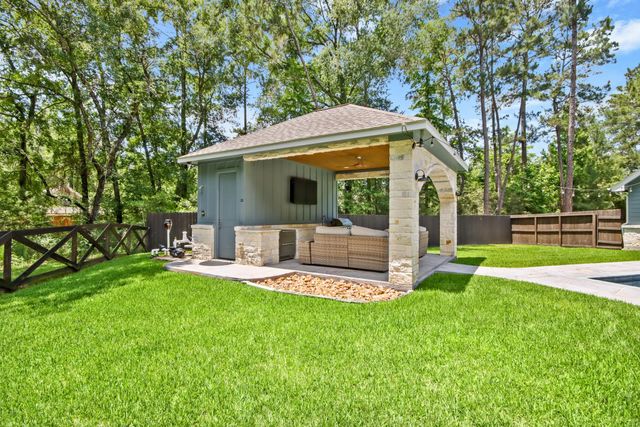 11451 Sunset Avenue, Magnolia, TX 77354