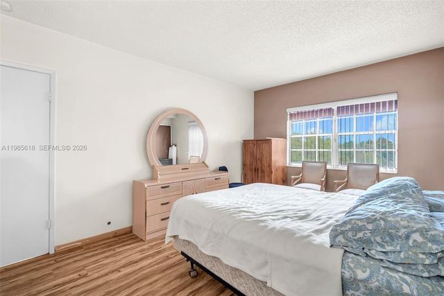 5731 NW 37th St 405, Virginia Gardens, FL 33166