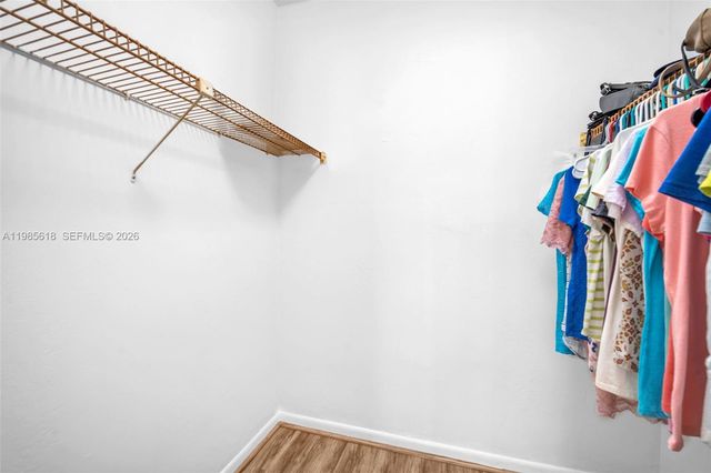 5731 NW 37th St 405, Virginia Gardens, FL 33166