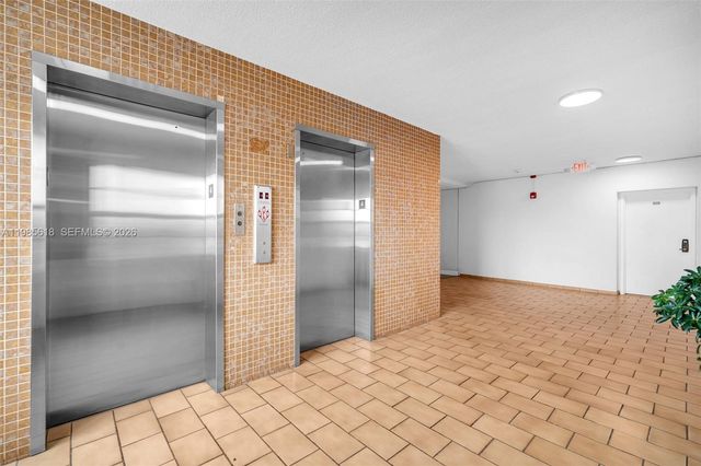 5731 NW 37th St 405, Virginia Gardens, FL 33166