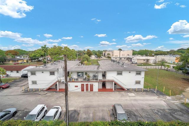 5731 NW 37th St 405, Virginia Gardens, FL 33166