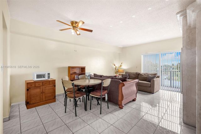 5731 NW 37th St 405, Virginia Gardens, FL 33166