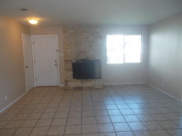 8710 Piney Point DR B, Austin, TX 78729