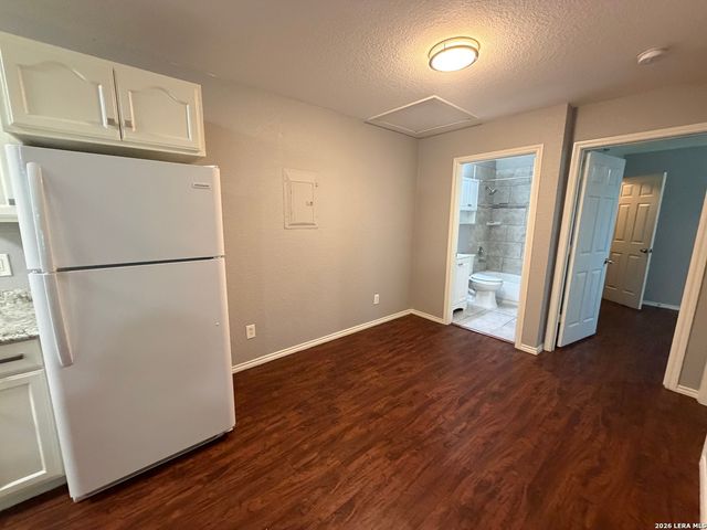 11106 Bel Air Dr Apt 202, San Antonio, TX 78213