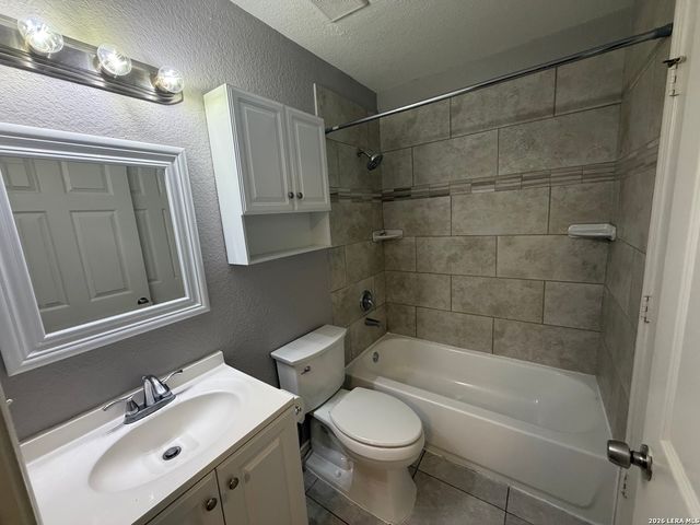 11106 Bel Air Dr Apt 202, San Antonio, TX 78213