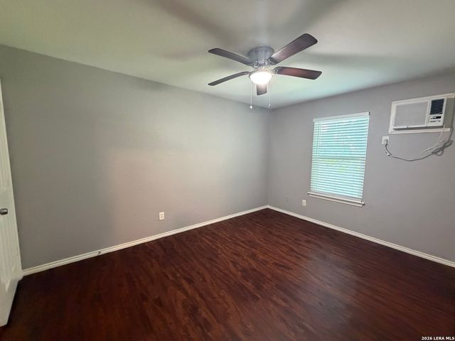 11106 Bel Air Dr Apt 202, San Antonio, TX 78213
