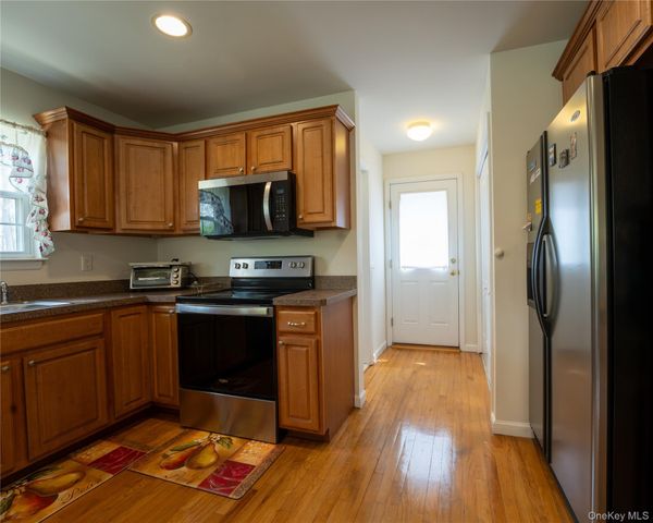 49 S Cozine Road, Center Moriches, NY 11934