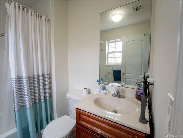 49 S Cozine Road, Center Moriches, NY 11934