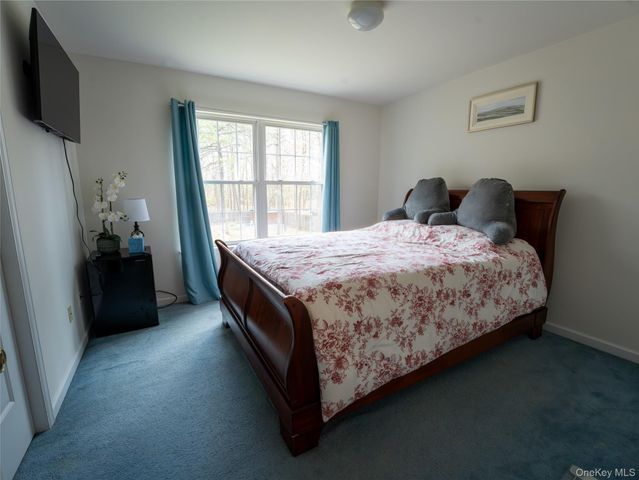 49 S Cozine Road, Center Moriches, NY 11934