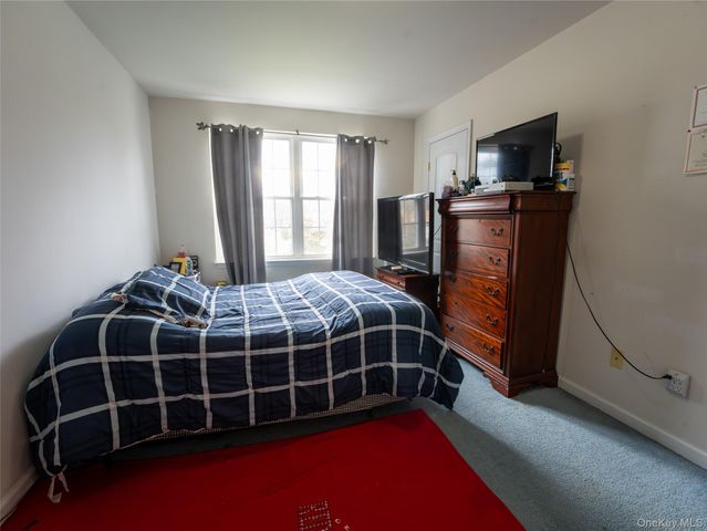 49 S Cozine Road, Center Moriches, NY 11934