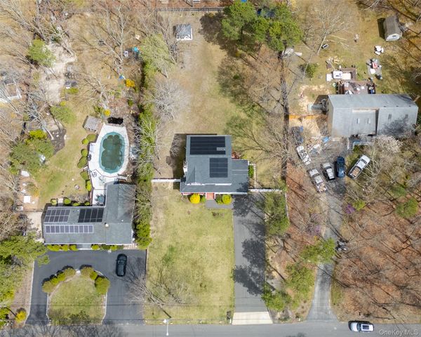 49 S Cozine Road, Center Moriches, NY 11934