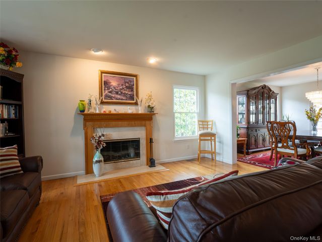 49 S Cozine Road, Center Moriches, NY 11934