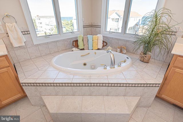 40209 MARYLAND AVE, Fenwick Island, DE 19944