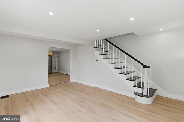 33 MORRIS AVE, Burlington, NJ 08016
