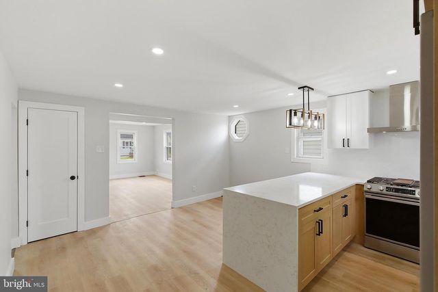 33 MORRIS AVE, Burlington, NJ 08016