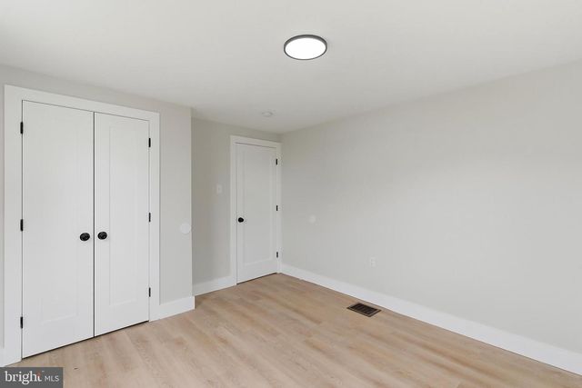 33 MORRIS AVE, Burlington, NJ 08016