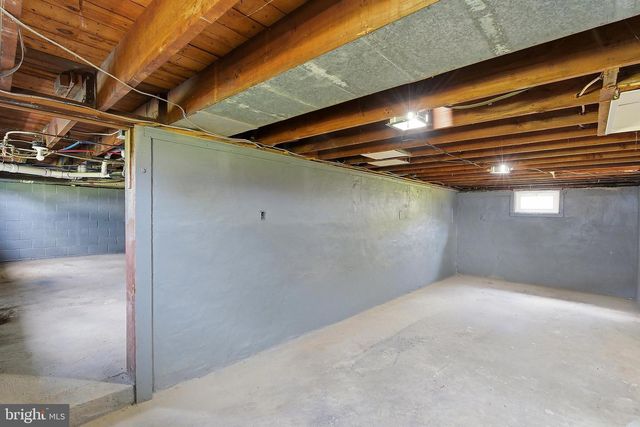 33 MORRIS AVE, Burlington, NJ 08016