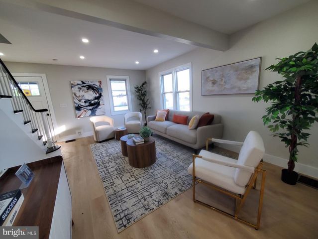 33 MORRIS AVE, Burlington, NJ 08016