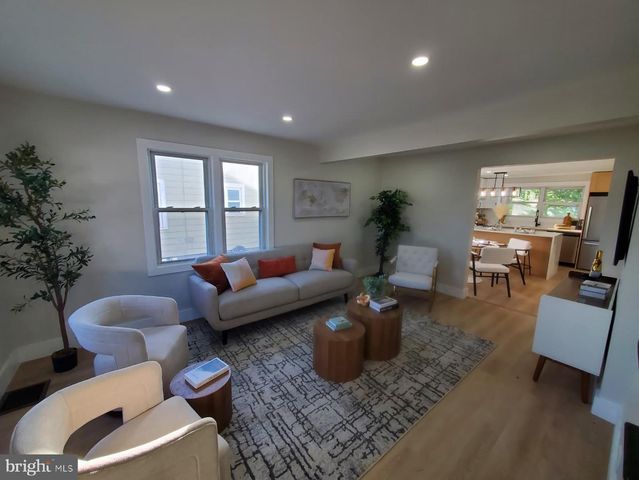 33 MORRIS AVE, Burlington, NJ 08016