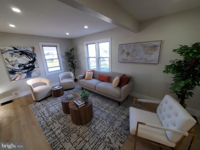 33 MORRIS AVE, Burlington, NJ 08016