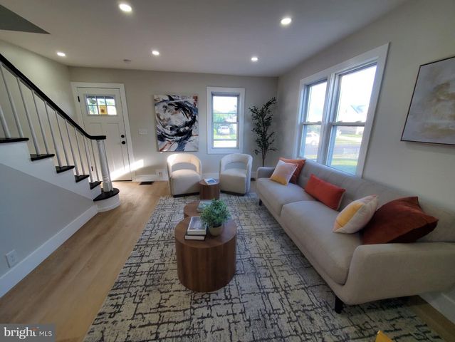 33 MORRIS AVE, Burlington, NJ 08016