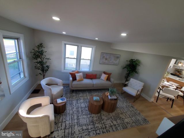 33 MORRIS AVE, Burlington, NJ 08016
