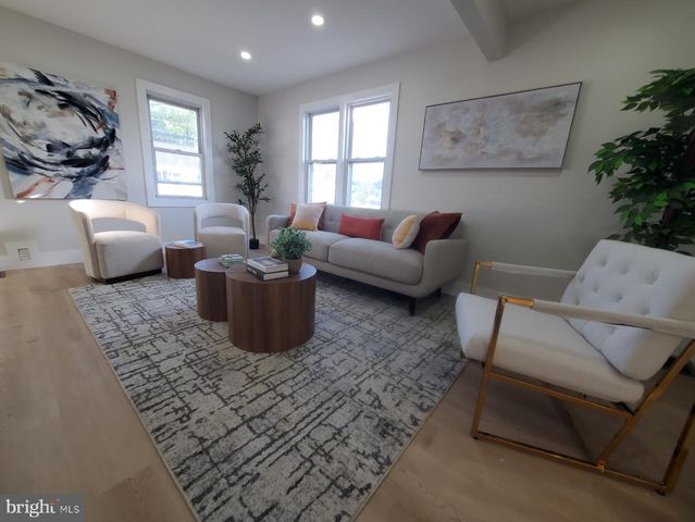 33 MORRIS AVE, Burlington, NJ 08016
