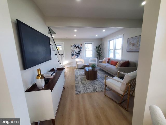 33 MORRIS AVE, Burlington, NJ 08016