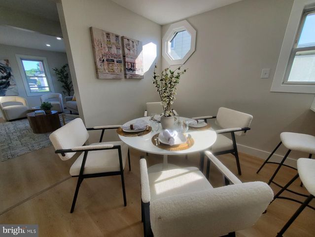 33 MORRIS AVE, Burlington, NJ 08016