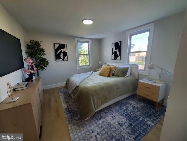 33 MORRIS AVE, Burlington, NJ 08016