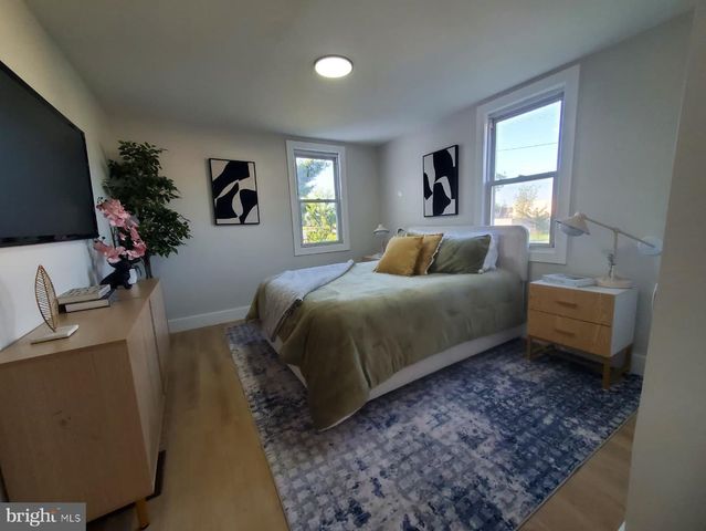 33 MORRIS AVE, Burlington, NJ 08016