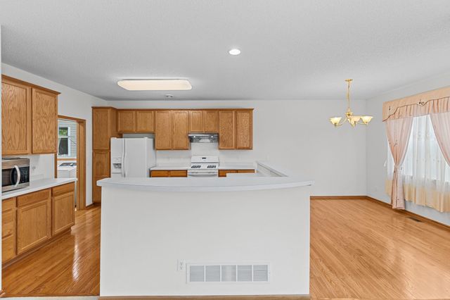 2253 118th Avenue NE, Blaine, MN 55449