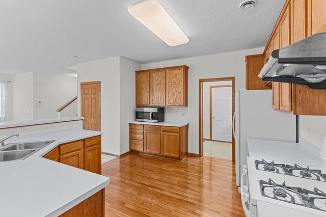 2253 118th Avenue NE, Blaine, MN 55449