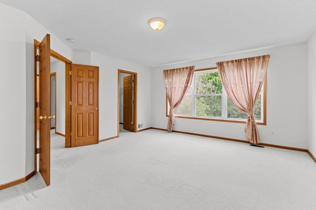 2253 118th Avenue NE, Blaine, MN 55449