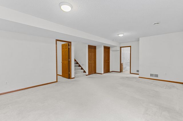 2253 118th Avenue NE, Blaine, MN 55449