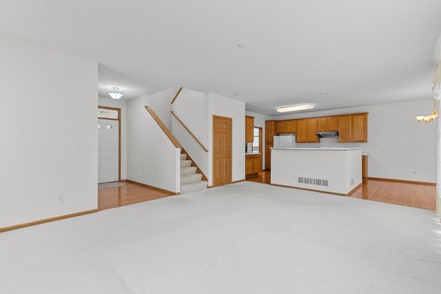 2253 118th Avenue NE, Blaine, MN 55449