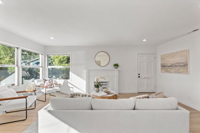 1064 15th Avenue, Redwood City, CA 94063