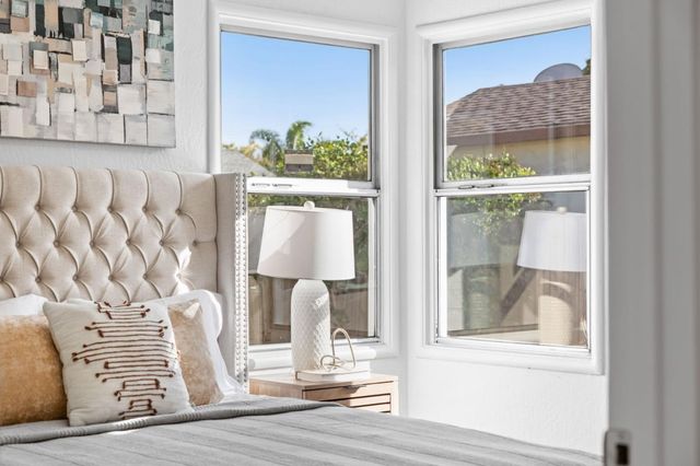 1064 15th Avenue, Redwood City, CA 94063