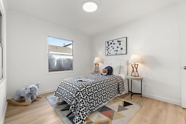 1064 15th Avenue, Redwood City, CA 94063