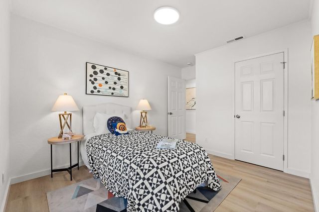 1064 15th Avenue, Redwood City, CA 94063