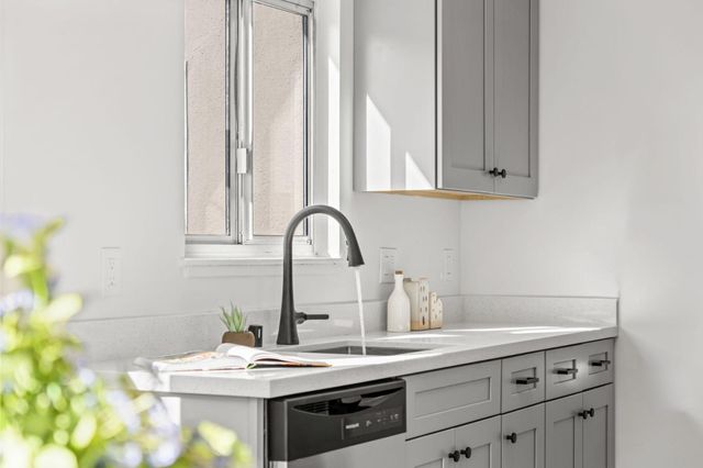 1064 15th Avenue, Redwood City, CA 94063