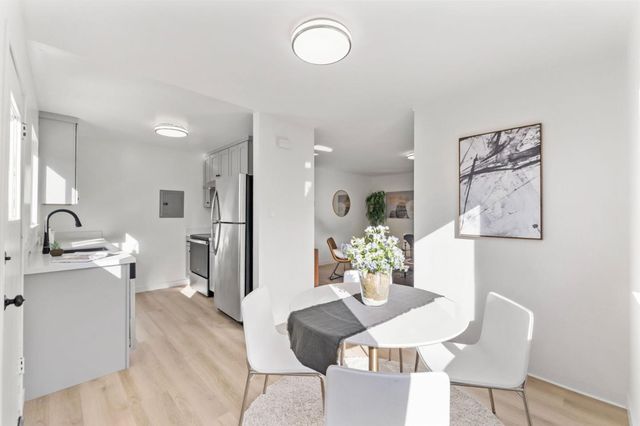 1064 15th Avenue, Redwood City, CA 94063