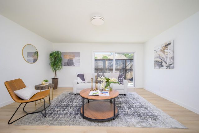 1064 15th Avenue, Redwood City, CA 94063