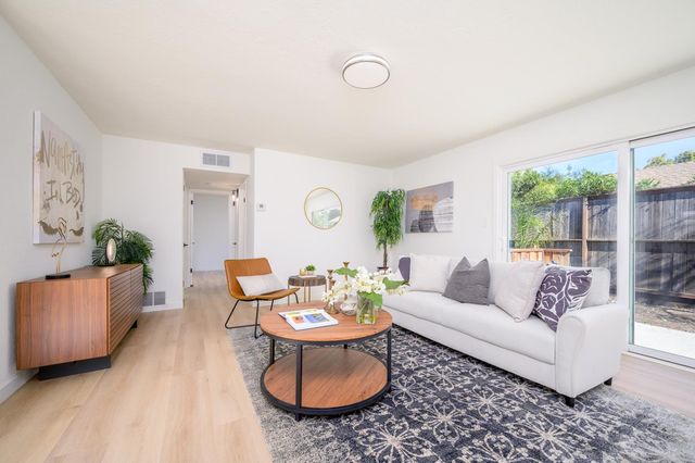 1064 15th Avenue, Redwood City, CA 94063