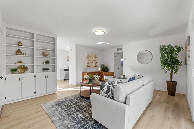 1064 15th Avenue, Redwood City, CA 94063