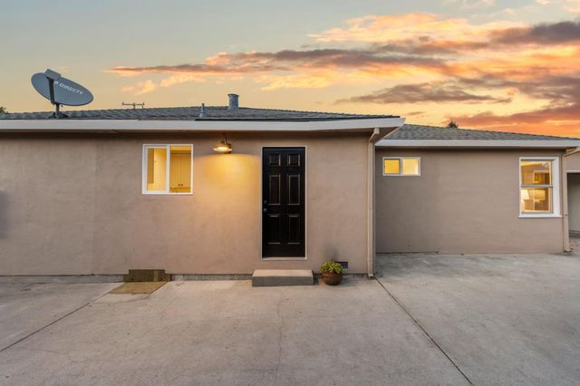 1064 15th Avenue, Redwood City, CA 94063