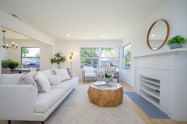 1064 15th Avenue, Redwood City, CA 94063