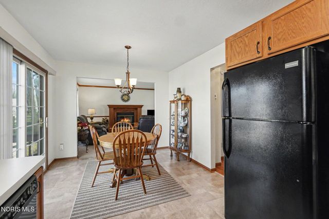 8250 Cherry Blossom Lane, Holland, OH 43528