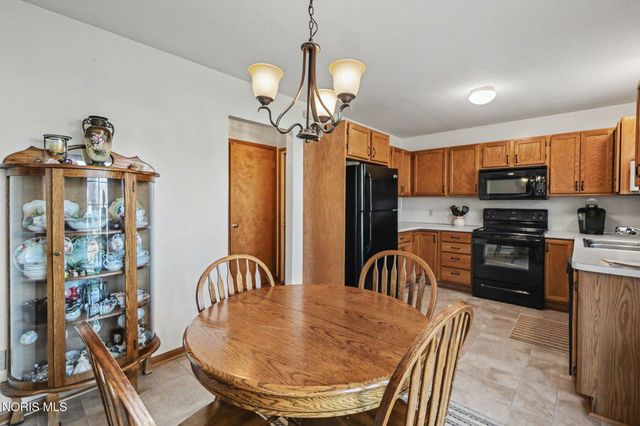 8250 Cherry Blossom Lane, Holland, OH 43528